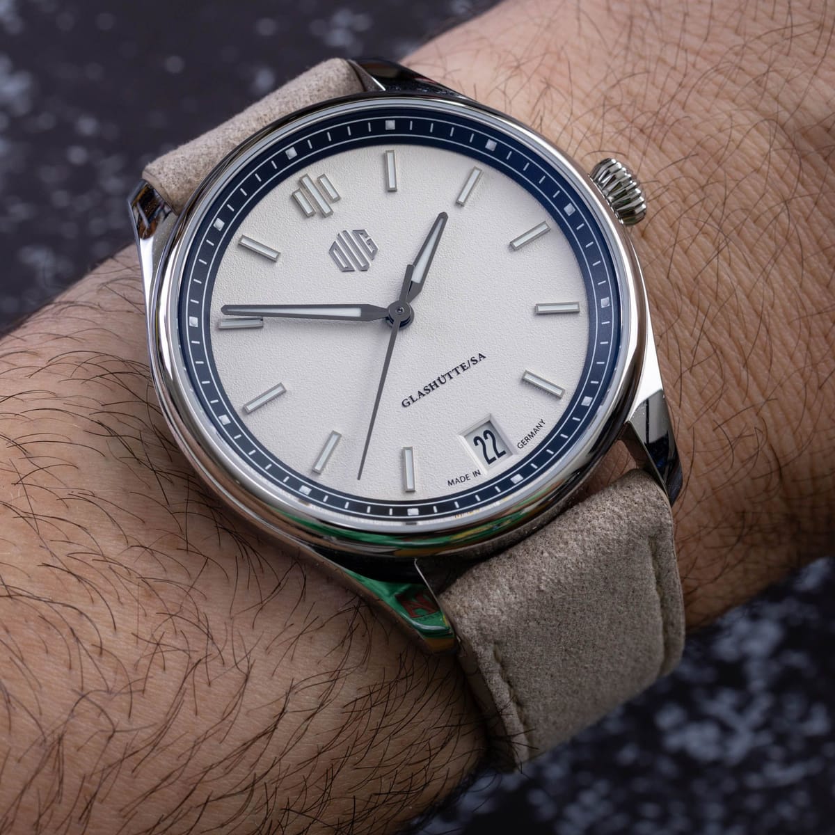 DUG Purist Typ 1 Watch Review: Glashütte Prestige At A Value Price
